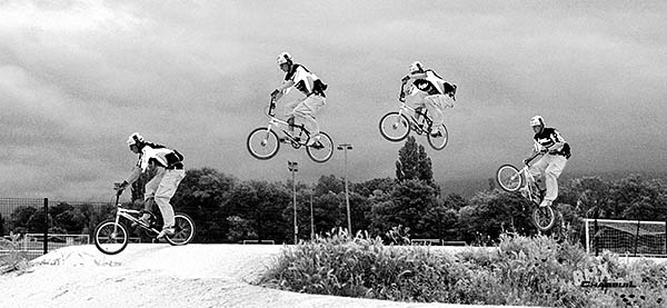 2008-05_BMX_Seb_saut-8-metres_02